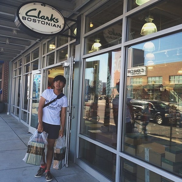 clark outlet near me