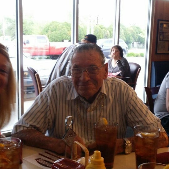 Neighbors Bar and Grill Benjamin Hills 8 tips from 171 visitors