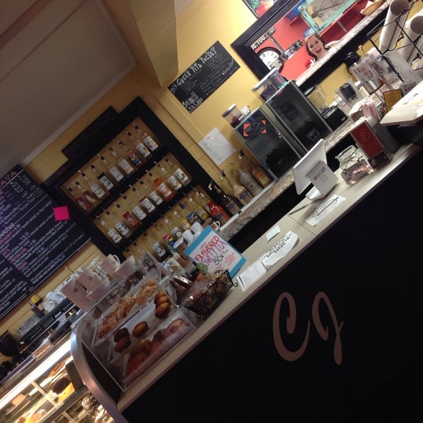 Photo prise au CJ&#39;s Coffee Cafe par William M. le3/31/2014