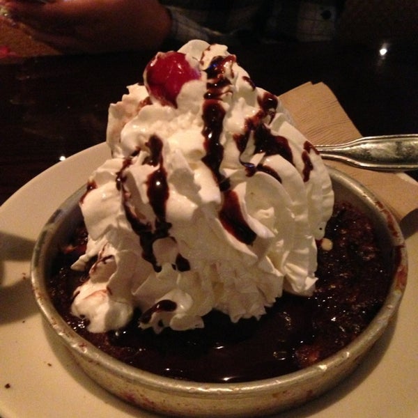 Photo taken at BJ&#39;s Restaurant &amp; Brewhouse by Hanna M. on 2/28/2013