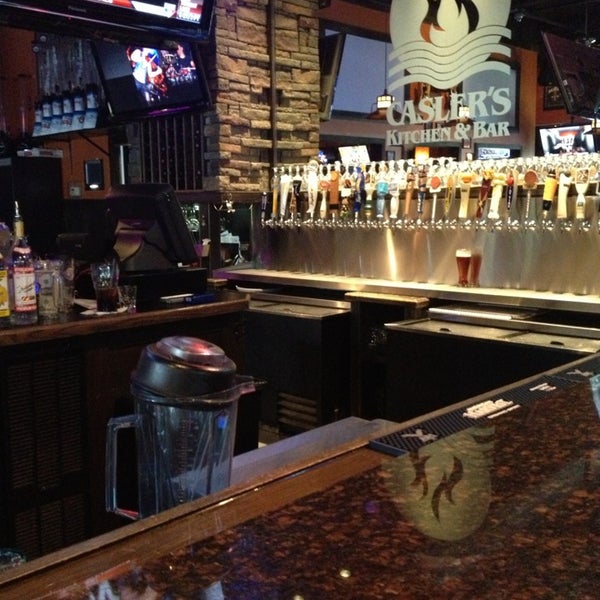 6/3/2013 tarihinde Jess L.ziyaretçi tarafından Casler&#39;s Kitchen &amp; Bar'de çekilen fotoğraf