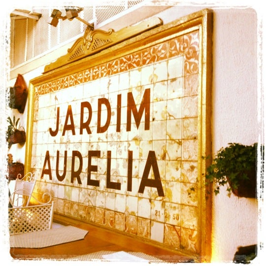 9/16/2012 tarihinde Luciana G.ziyaretçi tarafından Jardim Aurélia Restaurante e Eventos'de çekilen fotoğraf