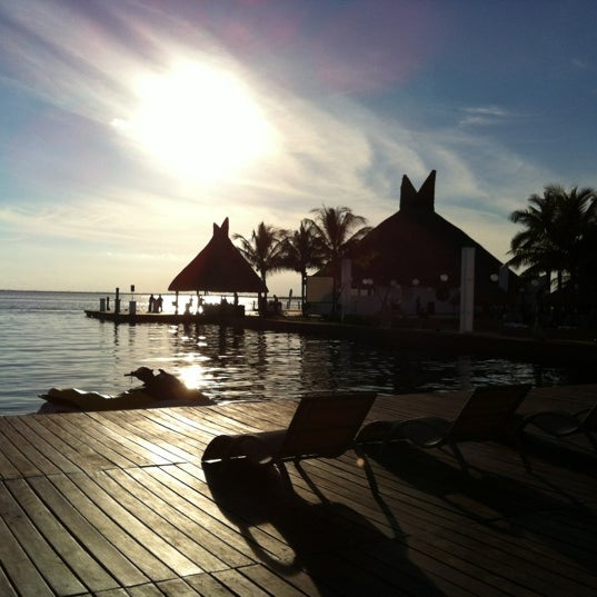 12/8/2012에 Lizzy S.님이 Sunset Admiral Yacht Club &amp; Marina에서 찍은 사진