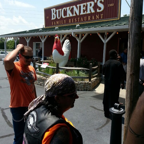 7/28/2013 tarihinde Breeze 🍺ziyaretçi tarafından Buckner&#39;s Family Restaurant'de çekilen fotoğraf