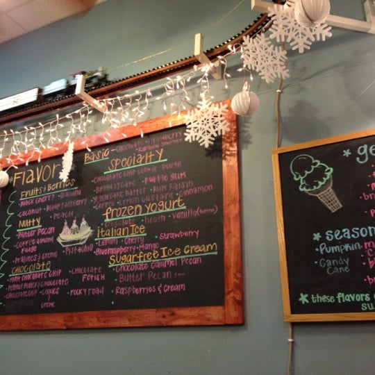 Foto scattata a Sarah Jean&#39;s Ice Cream Shop da Eric D. il 12/8/2012
