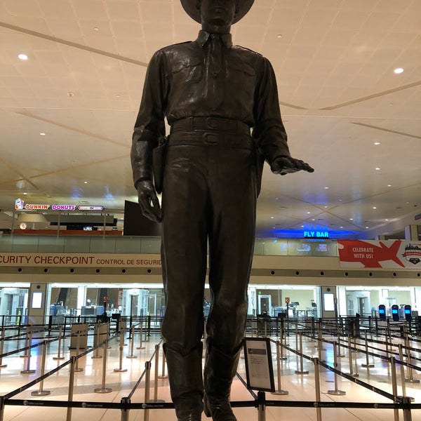 Das Foto wurde bei Flughafen Dallas Love Field (DAL) von Mabura G. am 1/19/2018 aufgenommen
