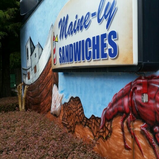Photo taken at Maine-ly Sandwiches by Mike Y. on 9/18/2015