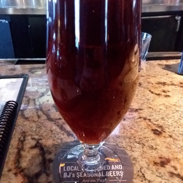 Photo taken at BJ&#39;s Restaurant &amp; Brewhouse by Jim M. on 2/20/2019