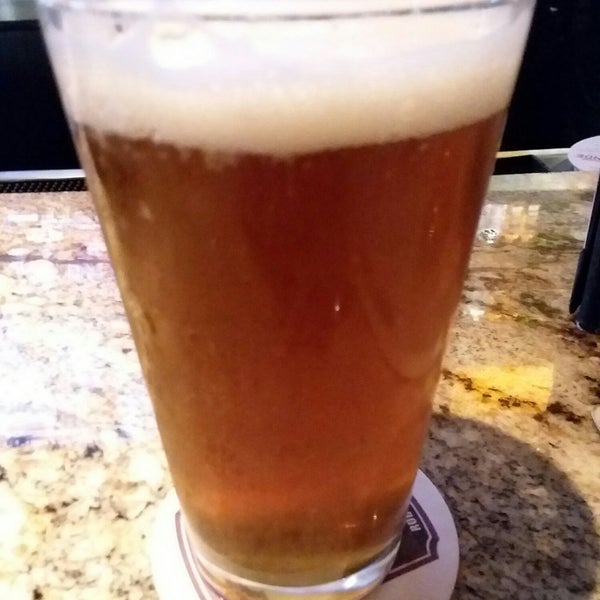 Photo taken at BJ&#39;s Restaurant &amp; Brewhouse by Jim M. on 8/9/2018