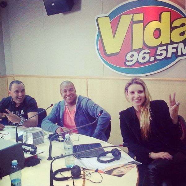 Das Foto wurde bei Rádio Vida FM 96.5 von Ricardinho C. am 5/31/2013 aufgenommen