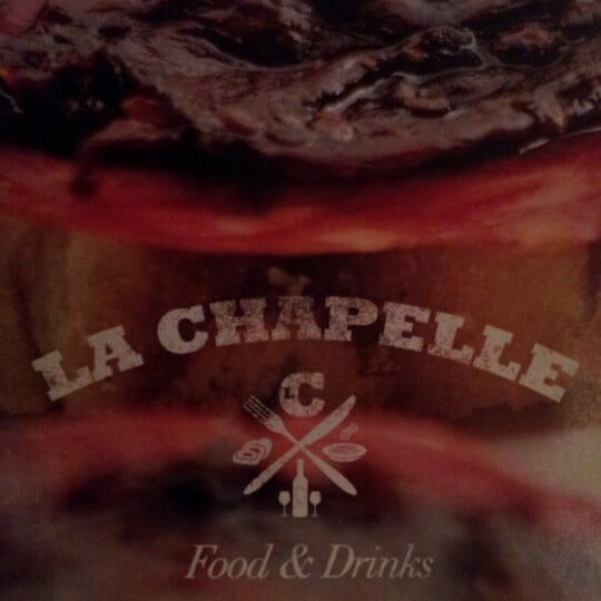 1/27/2013 tarihinde @elcabaioziyaretçi tarafından La Chapelle food &amp; drinks'de çekilen fotoğraf