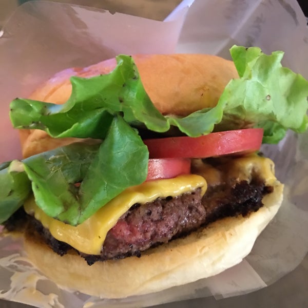 Zhoei Burger