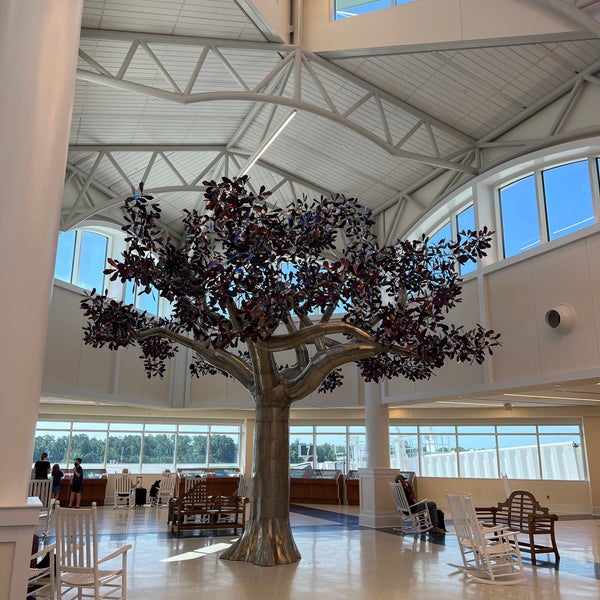 Foto tirada no(a) Wilmington International Airport (ILM) por Taylor H. em 8/2/2022