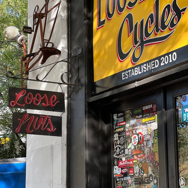 Loose Nuts Cycles Bicycle Store in Grant Park