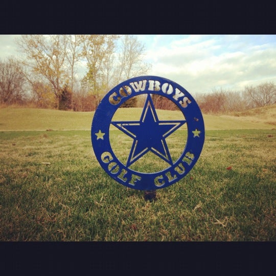 Foto diambil di Cowboys Golf Club oleh Chuong P. pada 12/2/2012
