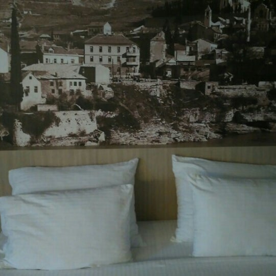 รูปภาพถ่ายที่ Hotel City Mostar โดย alessandro f. เมื่อ 6/21/2016
