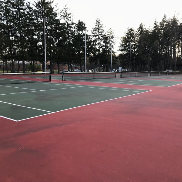 burlington tennis shoes