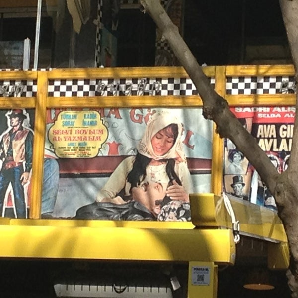 3/30/2013에 Emine F.님이 Big Yellow Taxi Benzin에서 찍은 사진