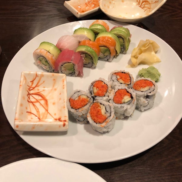 Photo taken at Wok and Roll by Guilherme S. on 9/27/2018