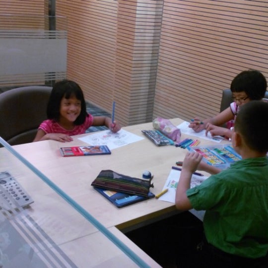 hong leong bank taman connaught