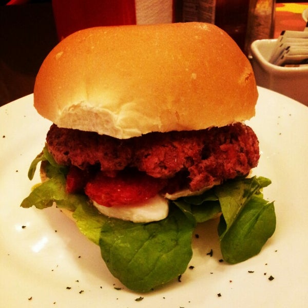 10/7/2012にGuem U.がRespeitável Burgerで撮った写真