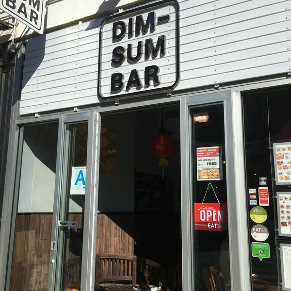 รูปภาพถ่ายที่ Dim Sum Bar โดย Albert C. เมื่อ 11/5/2016