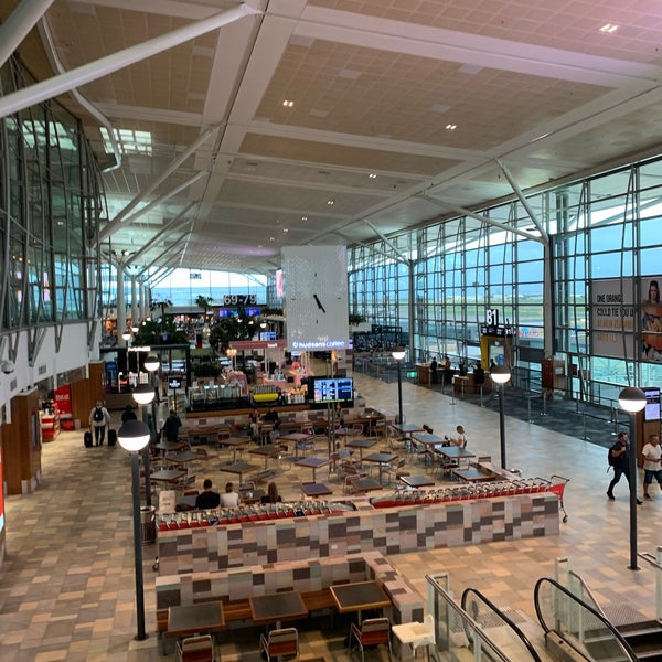 รูปภาพถ่ายที่ Brisbane Airport International Terminal โดย Albert C. เมื่อ 2/24/2020