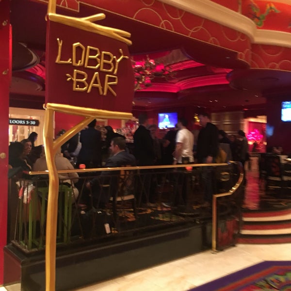 1/9/2019 tarihinde Albert C.ziyaretçi tarafından Encore Lobby Bar &amp; Cafe'de çekilen fotoğraf