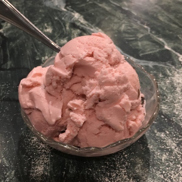 Foto tirada no(a) Tucker&#39;s Ice Cream por Albert C. em 1/14/2019