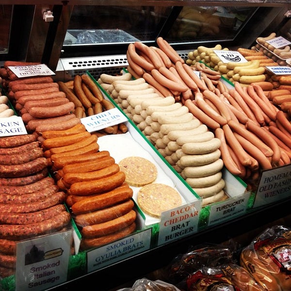 Foto tirada no(a) Paulina Meat Market por John O. em 8/31/2013