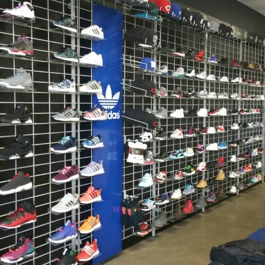 Athlete feet on sale shoe store