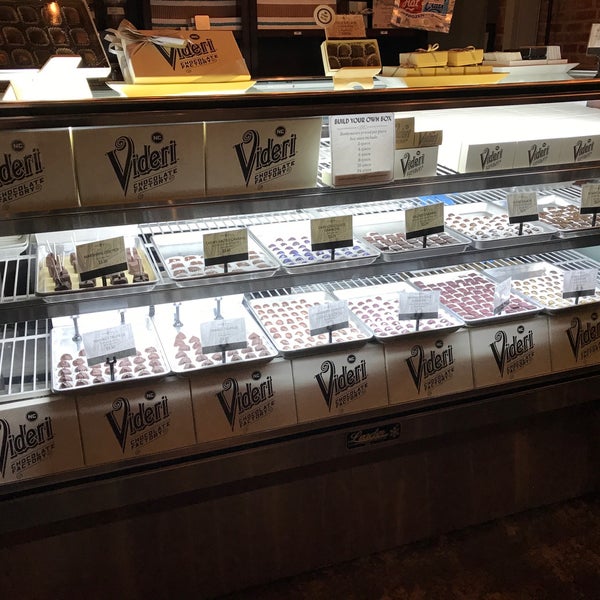 Foto scattata a Videri Chocolate Factory da LaMont&#39;e B. il 5/14/2017