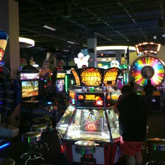 Photo taken at Dave &amp; Buster&#39;s by LaMont&#39;e B. on 5/26/2016