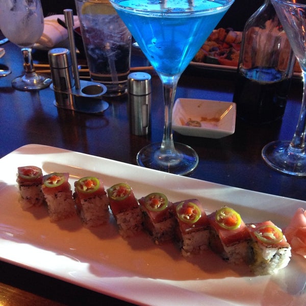 11/3/2013 tarihinde Shane L.ziyaretçi tarafından Hibachi Teppanyaki &amp; Sushi Bar'de çekilen fotoğraf