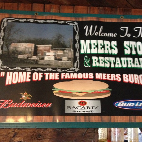 รูปภาพถ่ายที่ Meers Store &amp; Restaurant โดย ᴡ P. เมื่อ 6/13/2013