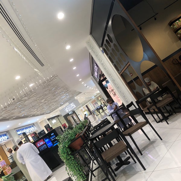 Foto tirada no(a) Oman Avenues Mall por Mish.al em 3/13/2019