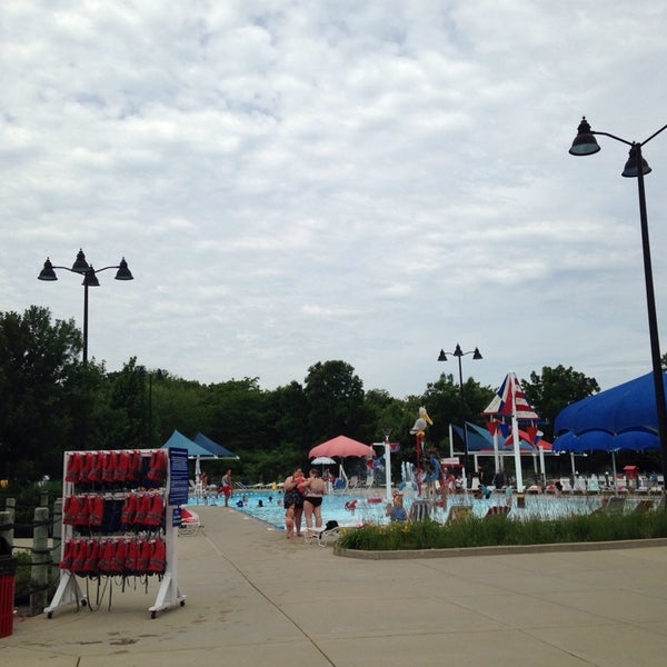 Barefoot Bay Family Aquatic Center Swimming Pool in Mundelein