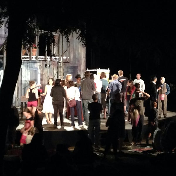 7/28/2014 tarihinde Devereau C.ziyaretçi tarafından Griffith Park Free Shakespeare Festival'de çekilen fotoğraf