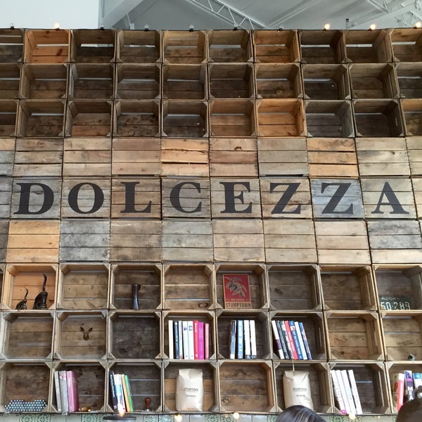 Photo prise au Dolcezza Factory par Glen le9/27/2015