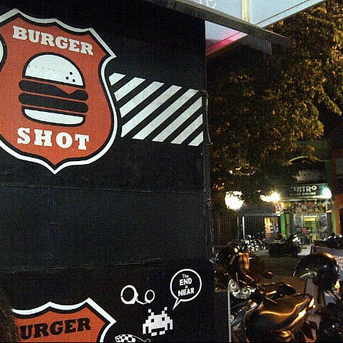Foto tirada no(a) Burger Shot por Diva em 8/3/2014