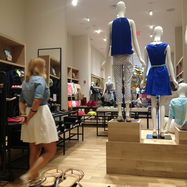 джаст клоуз одежда. название магазина нижнего белья. джиджи хадид в африке. джаст клоуз одежда. джаст клоуз одежда.