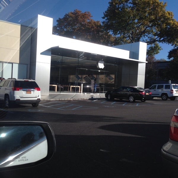 Apple Manhasset 1900 Northern Boulevard