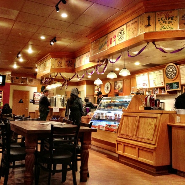 Photo taken at The Coffee Bean &amp; Tea Leaf by Jimmy H. on 1/13/2013