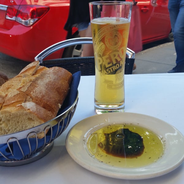 Started off with a ice cold Peroni & bread with oil/vinegar, my kind of place!