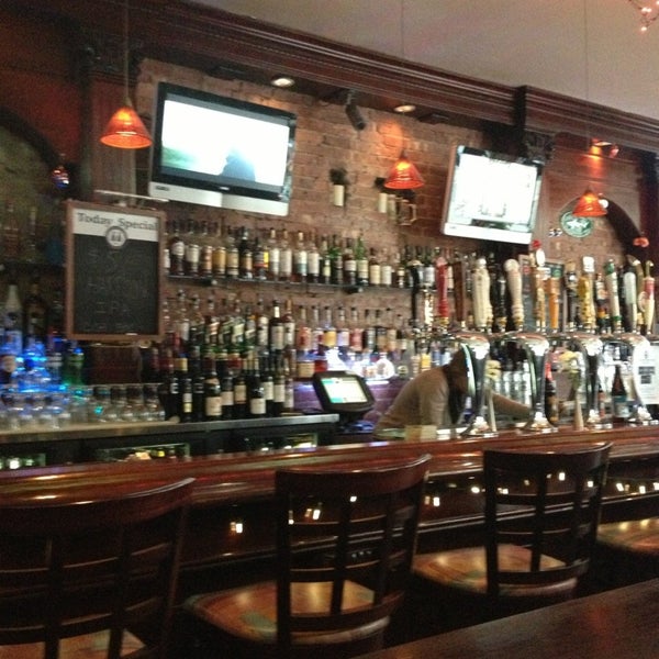 2/16/2013에 Ana P.님이 Downtown Bar &amp; Grill에서 찍은 사진