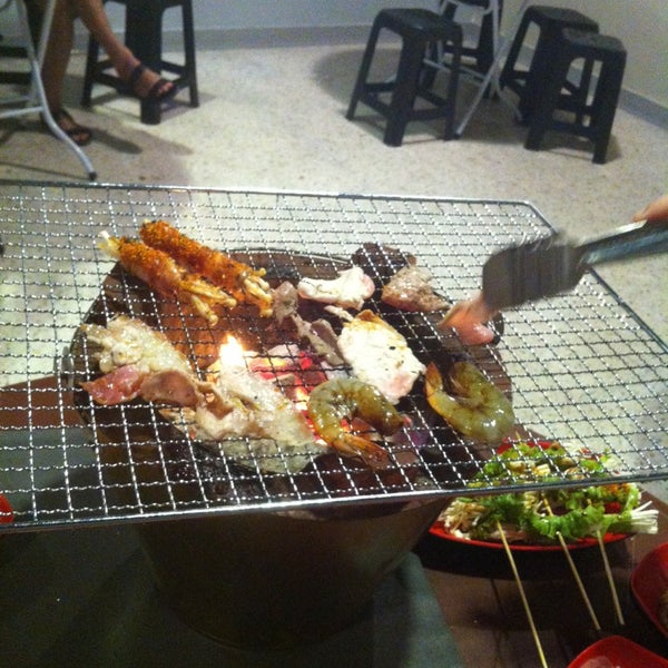 รูปภาพถ่ายที่ Nation&#39;s Barbecue 全民炭烤店 โดย Carmen S. เมื่อ 12/16/2013