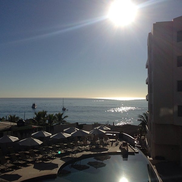 Foto diambil di Cabo Villas Beach Resort &amp; Spa oleh Ink House Studios pada 1/22/2013