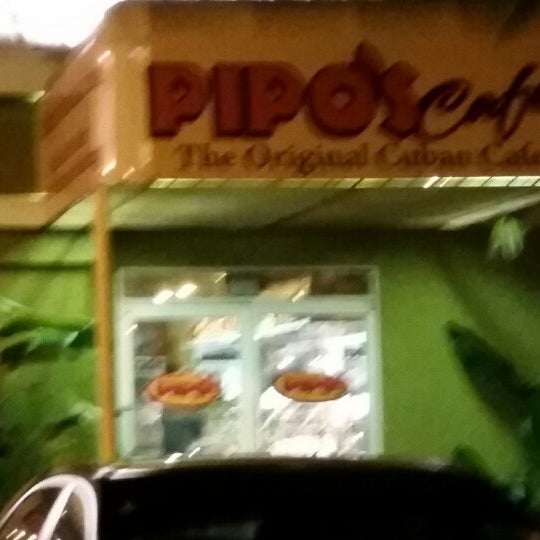 Foto tirada no(a) Pipo&#39;s: The Original Cuban Cafe por Rob B. em 10/11/2014
