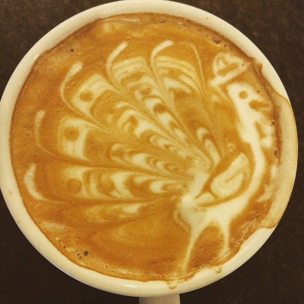 รูปภาพถ่ายที่ Kora Kora Coffee โดย Josh C. เมื่อ 11/24/2015