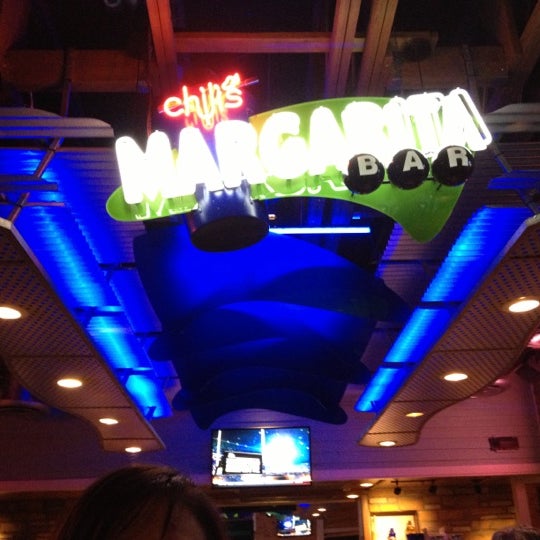 Photo taken at Chili&#39;s Grill &amp; Bar by Henry N. on 10/27/2012